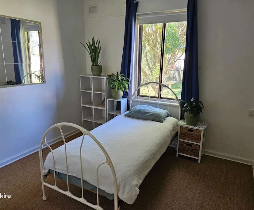 Room in a share house