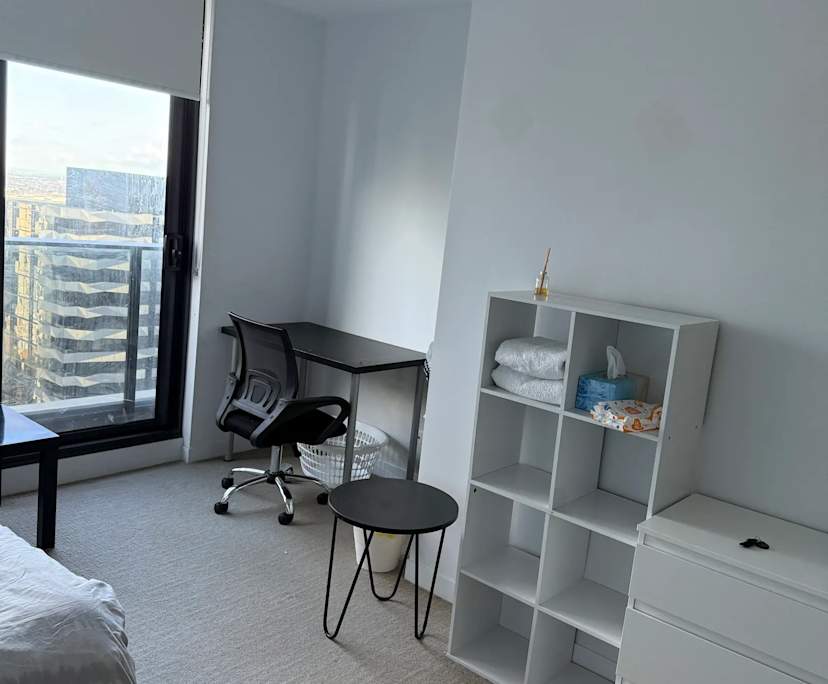 Furnished room in a flatshare