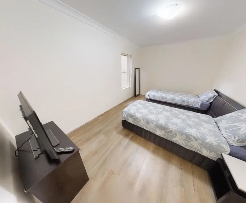 Furnished room in a flatshare