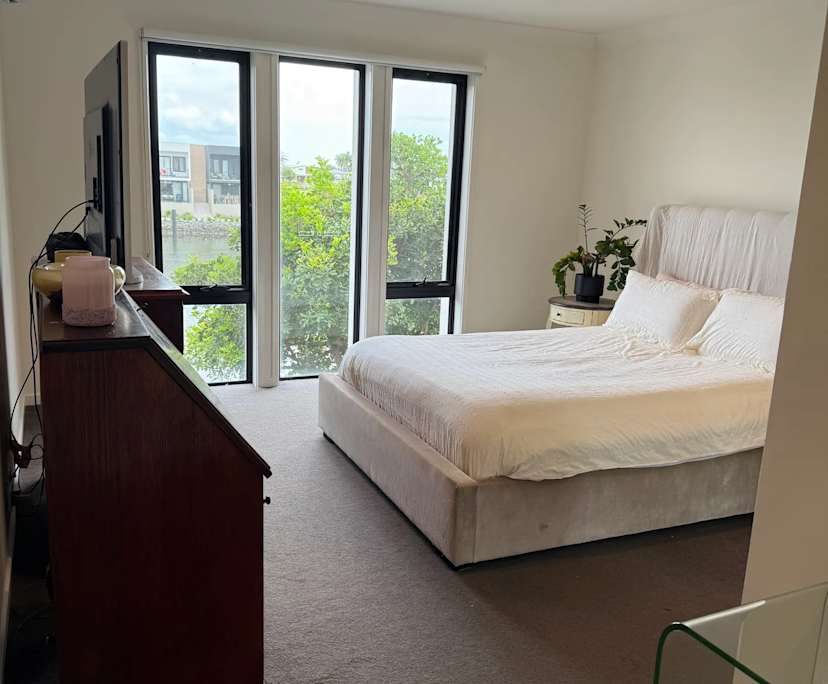 $550, Share-house, 3 bathrooms, Hope Island QLD 4212