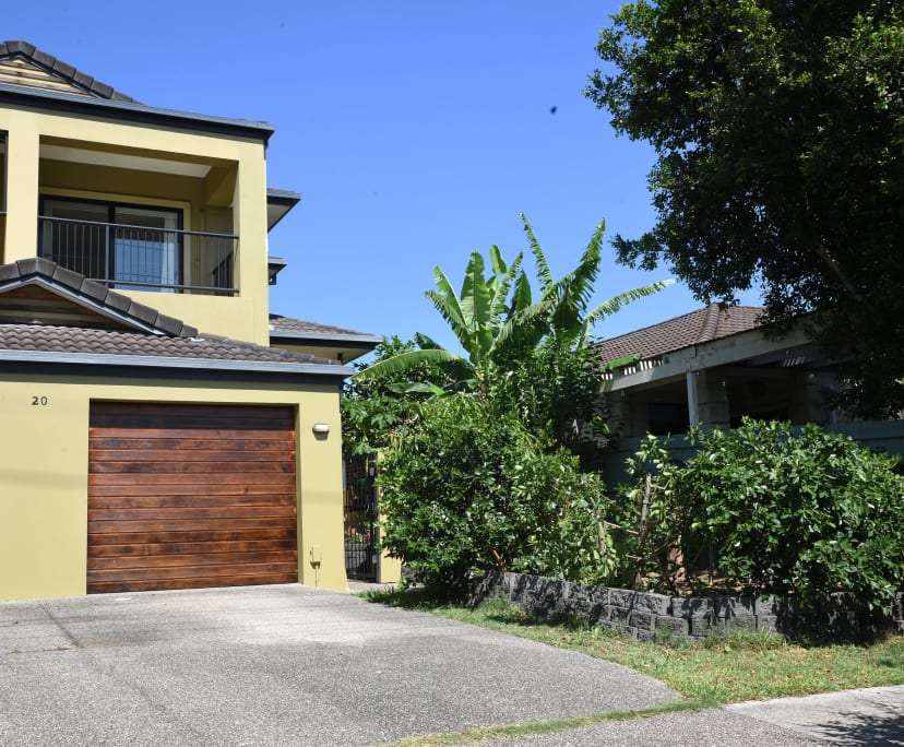 Room for Rent in Labrador, Gold Coast 300, Furnis...