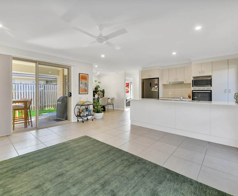 Unfurnished room in a share house