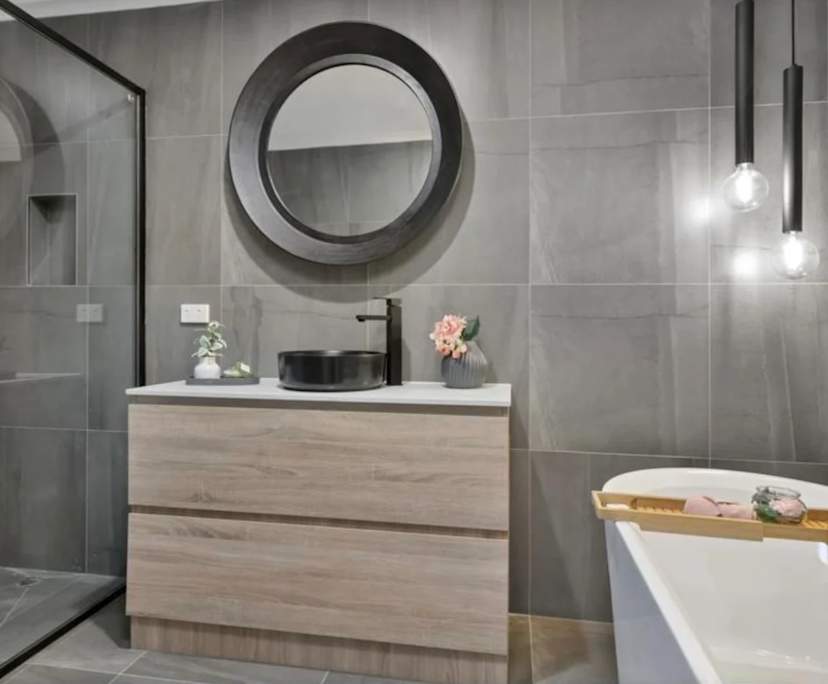 Unfurnished room with own bathroom