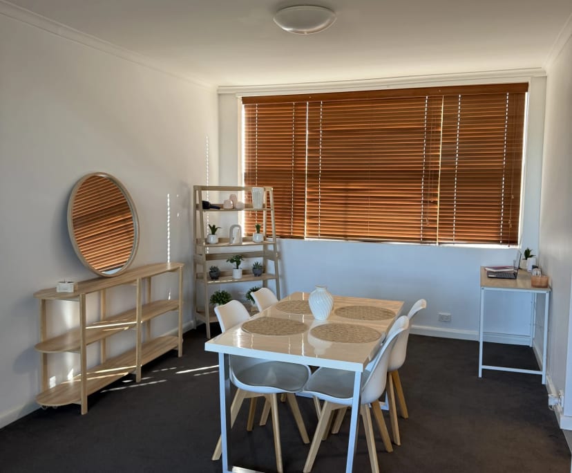 Furnished room with ensuite in a flatshare