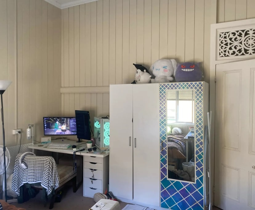 Unfurnished room in a share house
