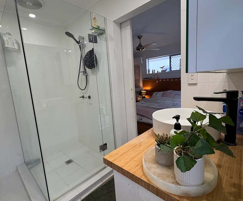 $420, Share-house, 4 bathrooms, Mermaid Waters QLD 4218