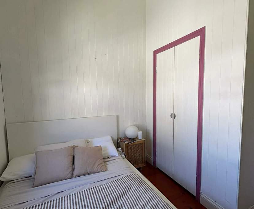 Room in a share house