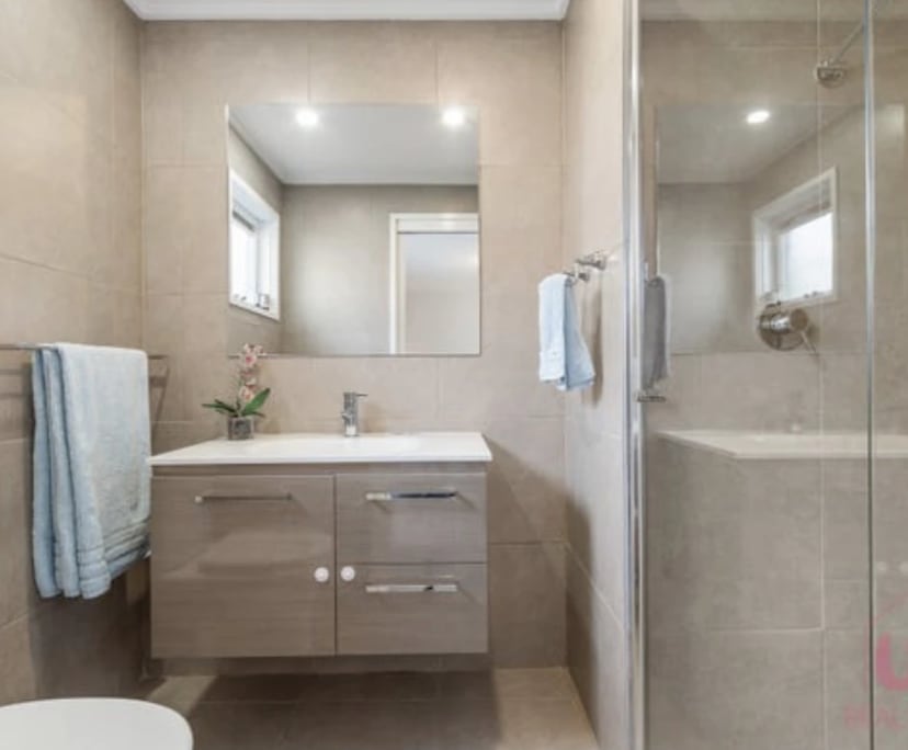 $350, Share-house, 3 bathrooms, Frankston VIC 3199