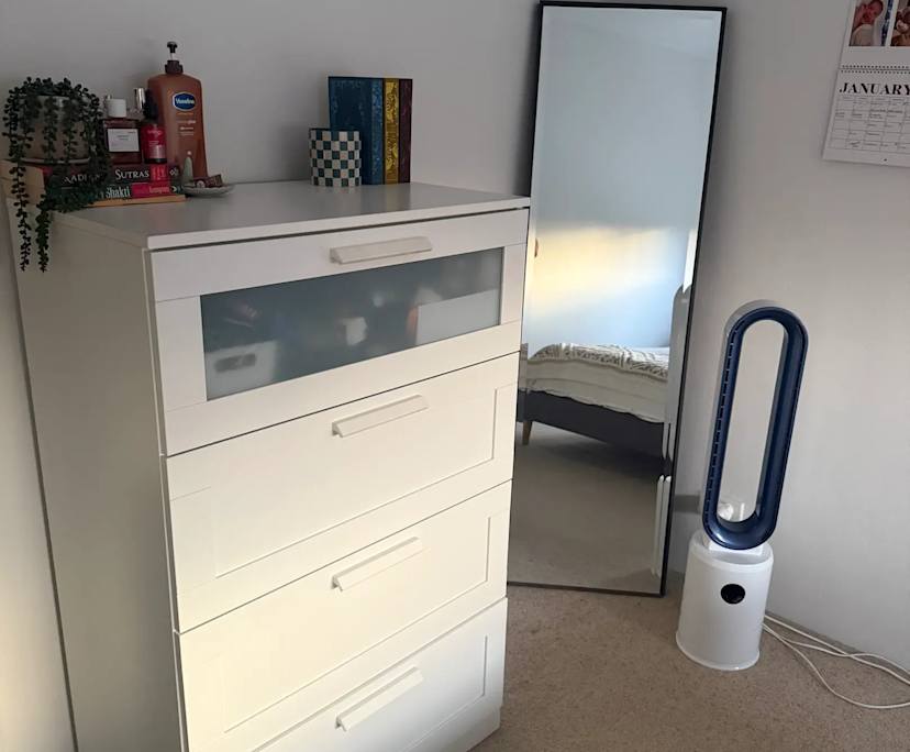 Furnished room in a flatshare