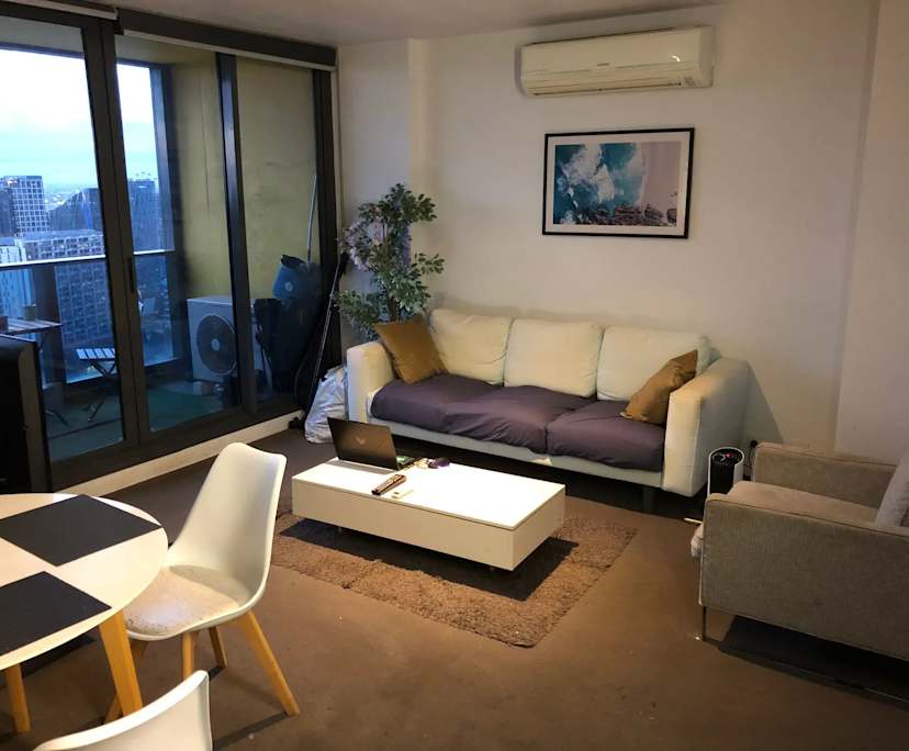 Furnished room in a flatshare