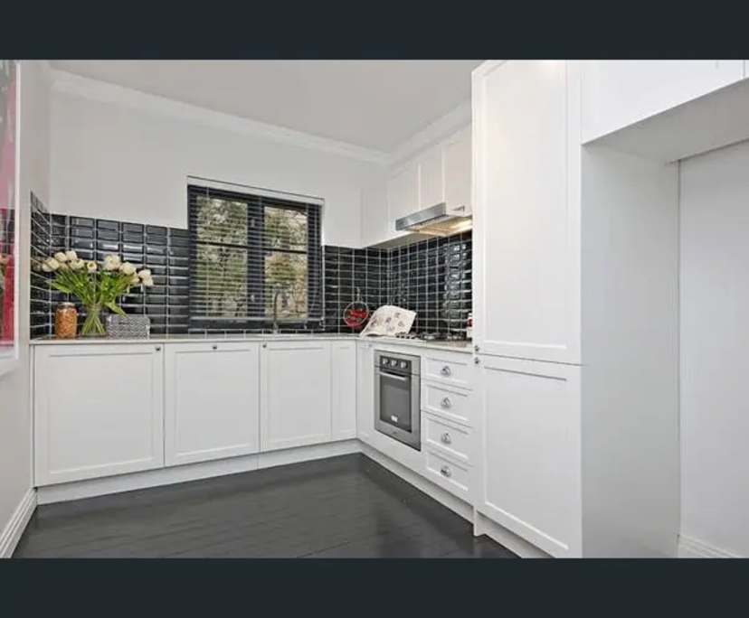 Unfurnished room in a flatshare