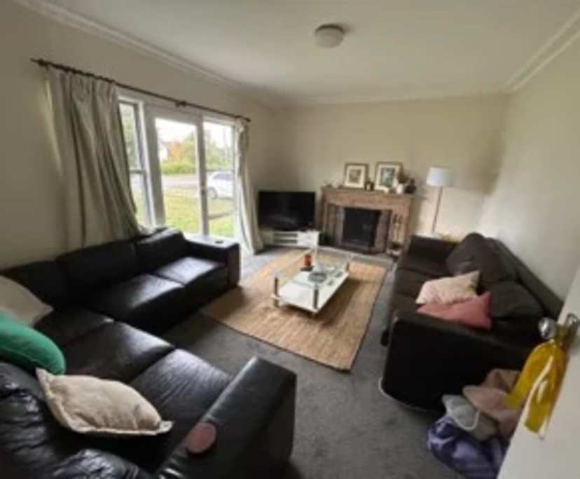 Room in a share house