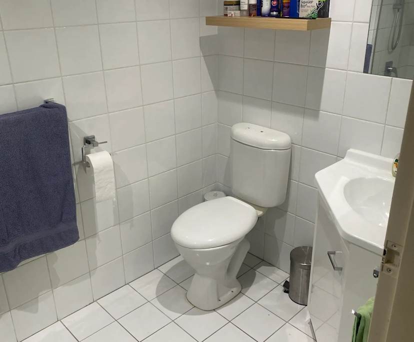 $450, Share-house, 2 bathrooms, Broadbeach Waters QLD 4218