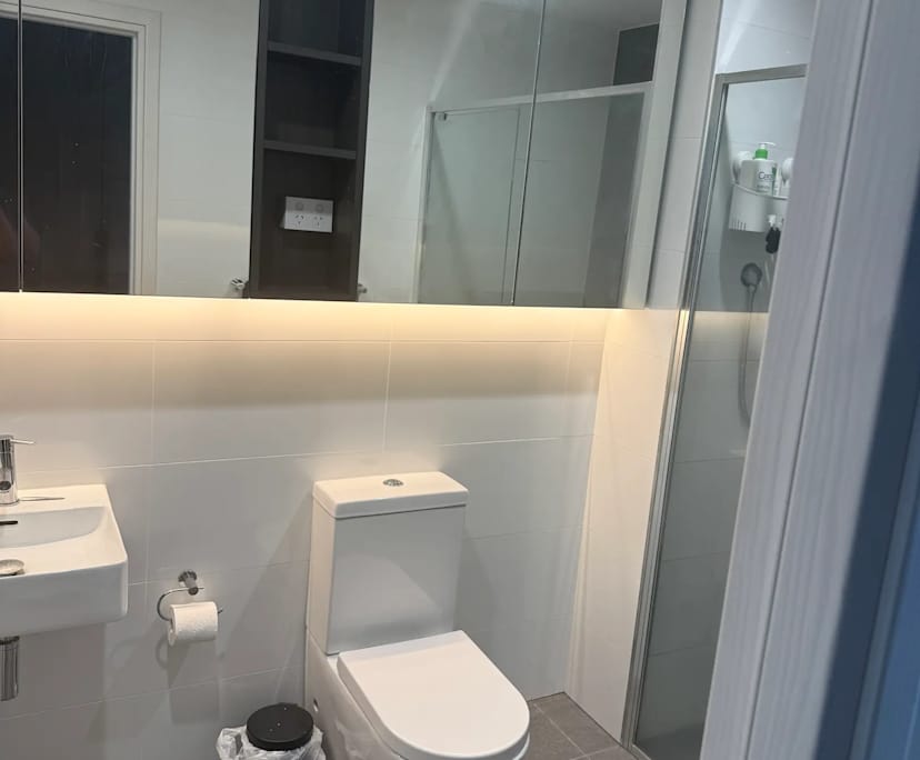 Unfurnished room with own bathroom