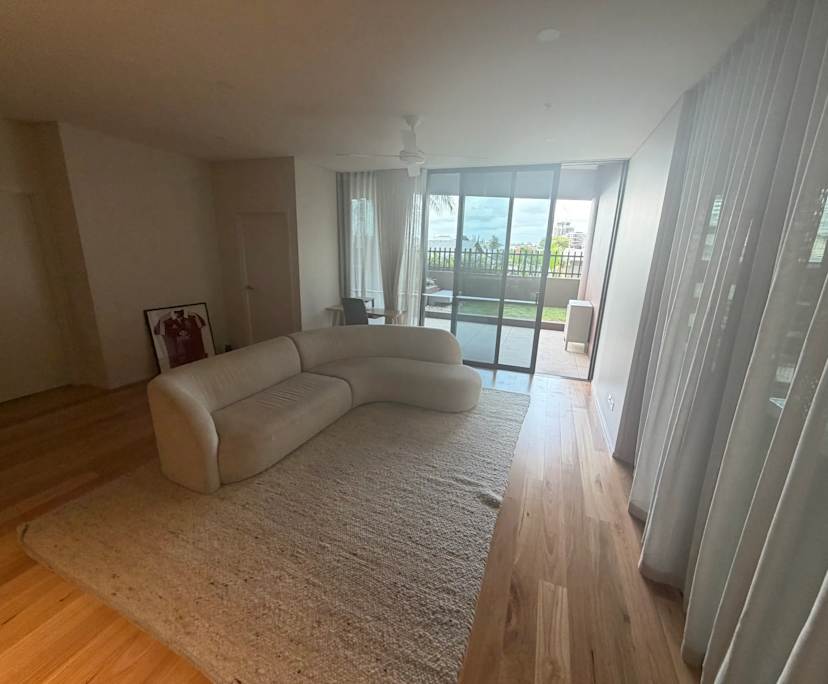 Unfurnished room in a flatshare