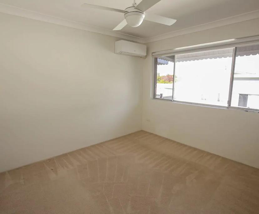 Unfurnished room in a flatshare