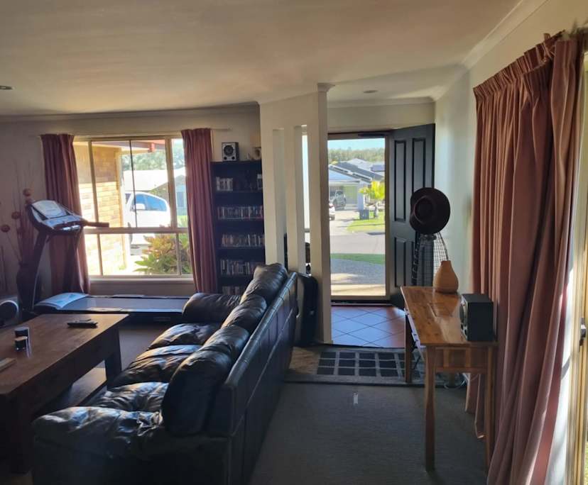 $350, Share-house, 3 bathrooms, Kuluin QLD 4558