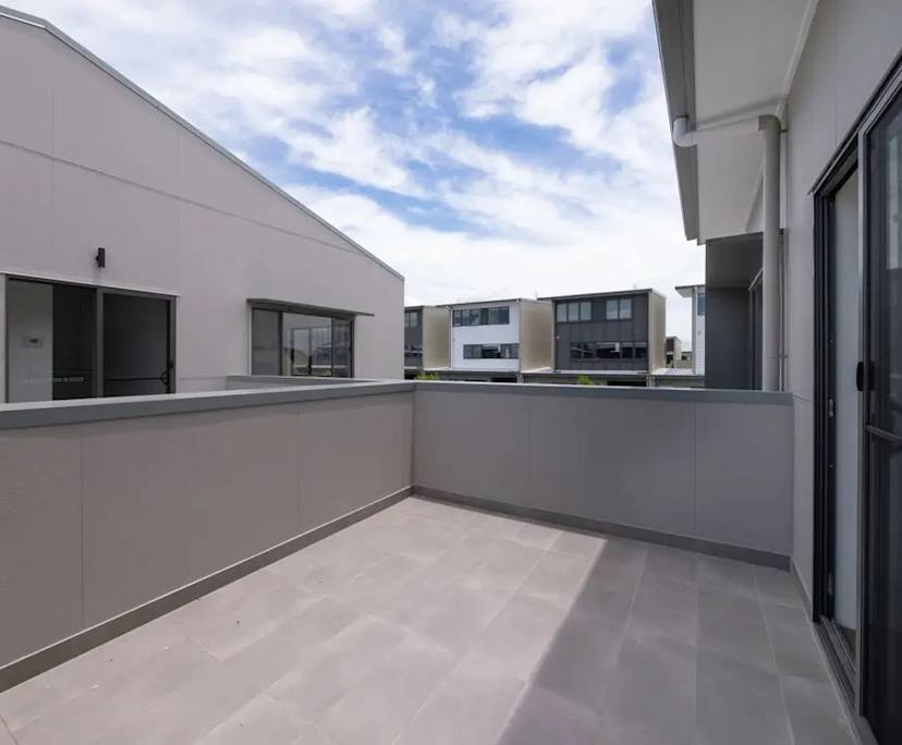 $295, Share-house, 3 bathrooms, Hope Island QLD 4212