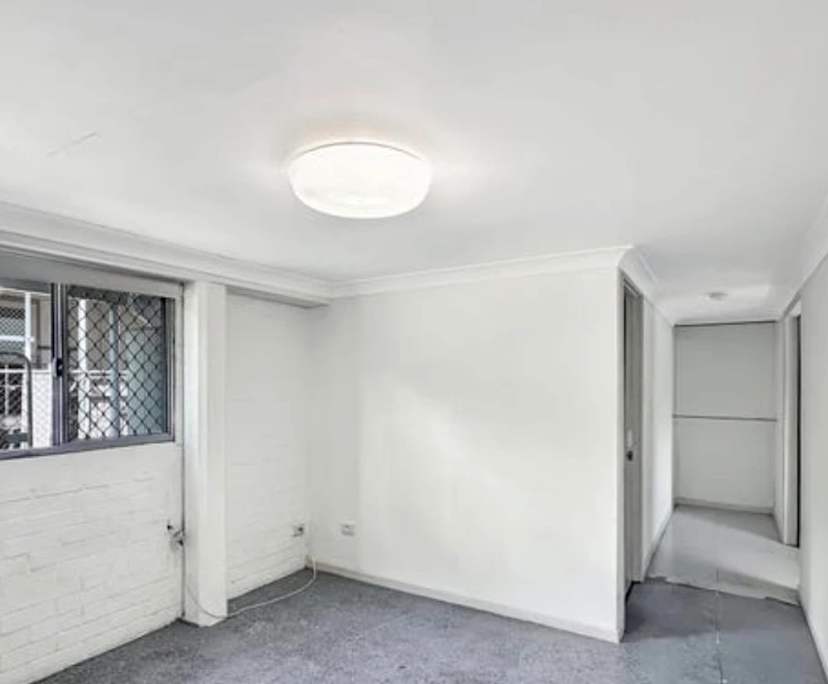 Unfurnished room with own bathroom
