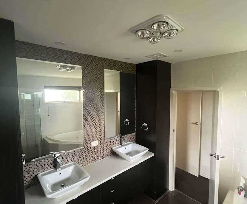 $290, Share-house, 3 bathrooms, Frankston South VIC 3199