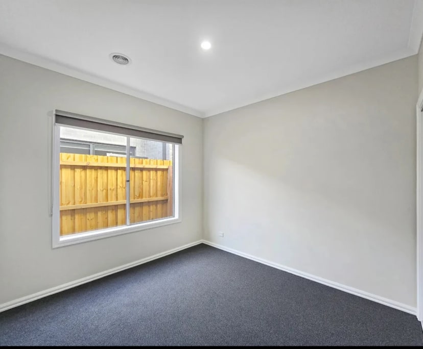 Unfurnished room with own bathroom
