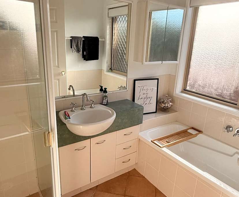 $350, Share-house, 4 bathrooms, Oxenford QLD 4210