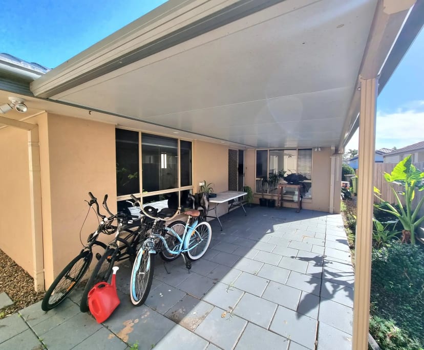 $700, Whole-property, 3 bathrooms, Helensvale QLD 4212