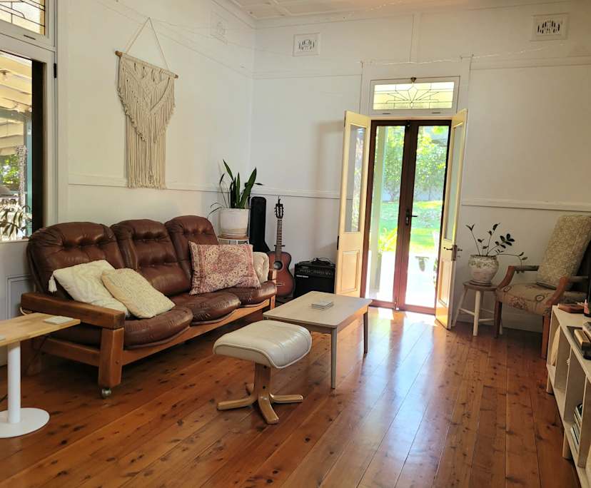 Room in a share house