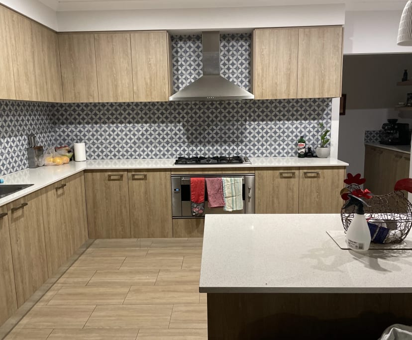 $350, Share-house, 3 bathrooms, Treeby WA 6164