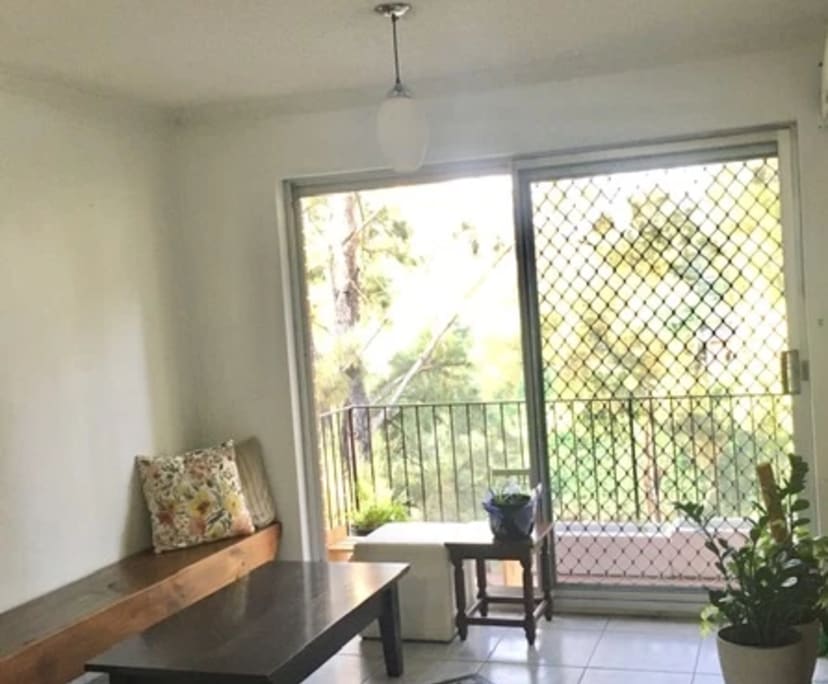 Furnished room in a flatshare
