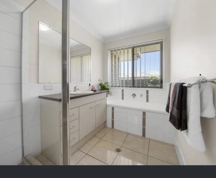 $260, Share-house, 4 bathrooms, Glenvale QLD 4350