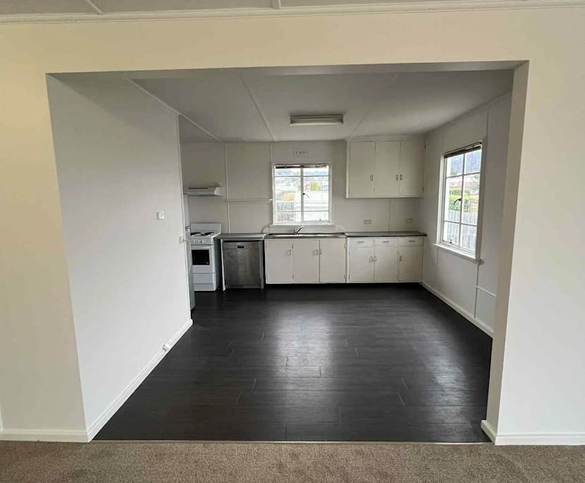 Whole property with 2 rooms for rent