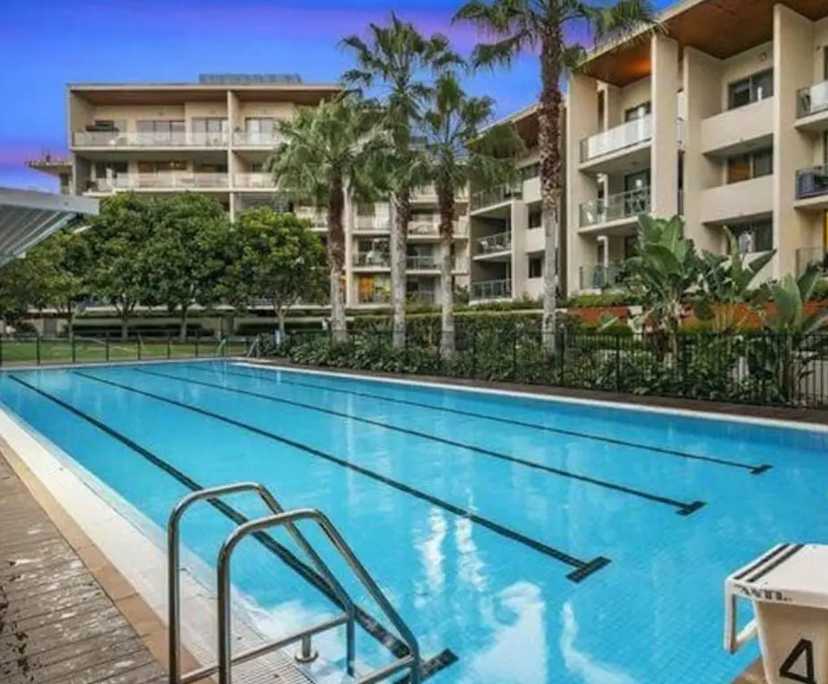 Unfurnished room with ensuite in a flatshare
