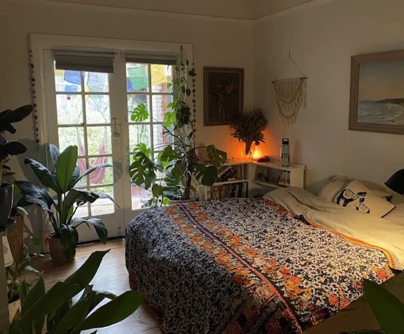 Furnished room in a share house