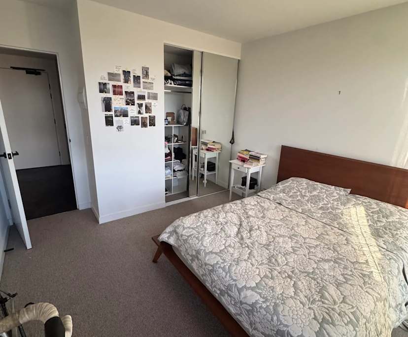 Furnished room in a flatshare