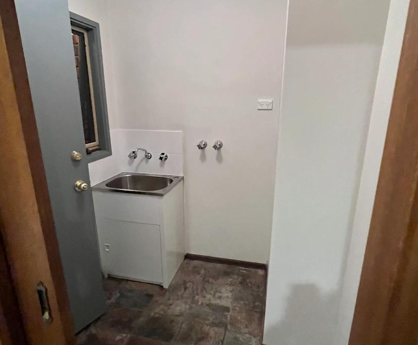 Whole property with 2 rooms for rent