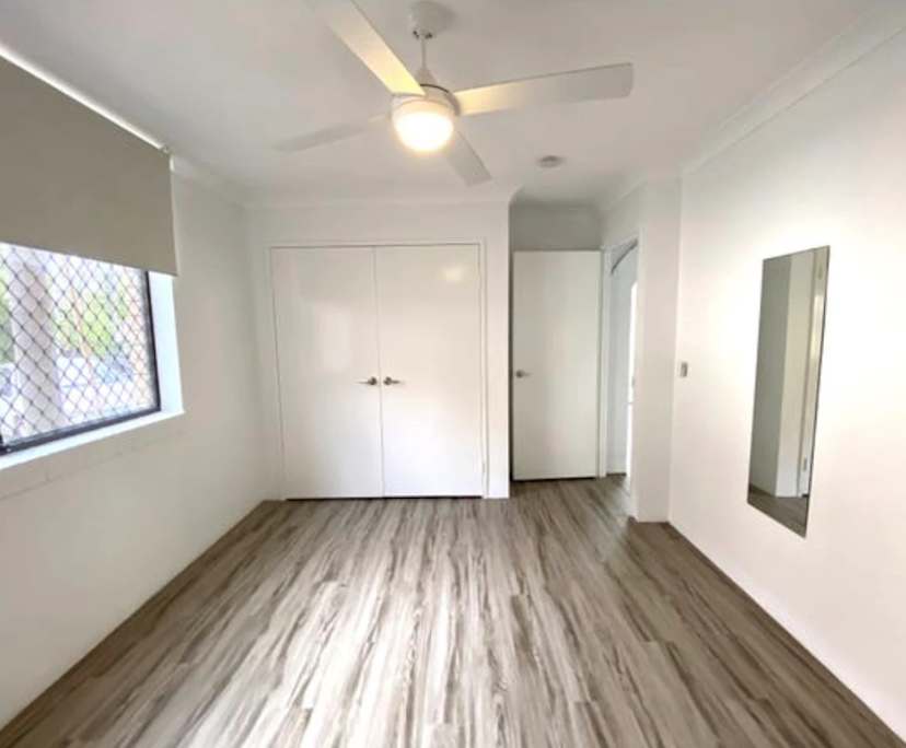 Unfurnished room in a flatshare