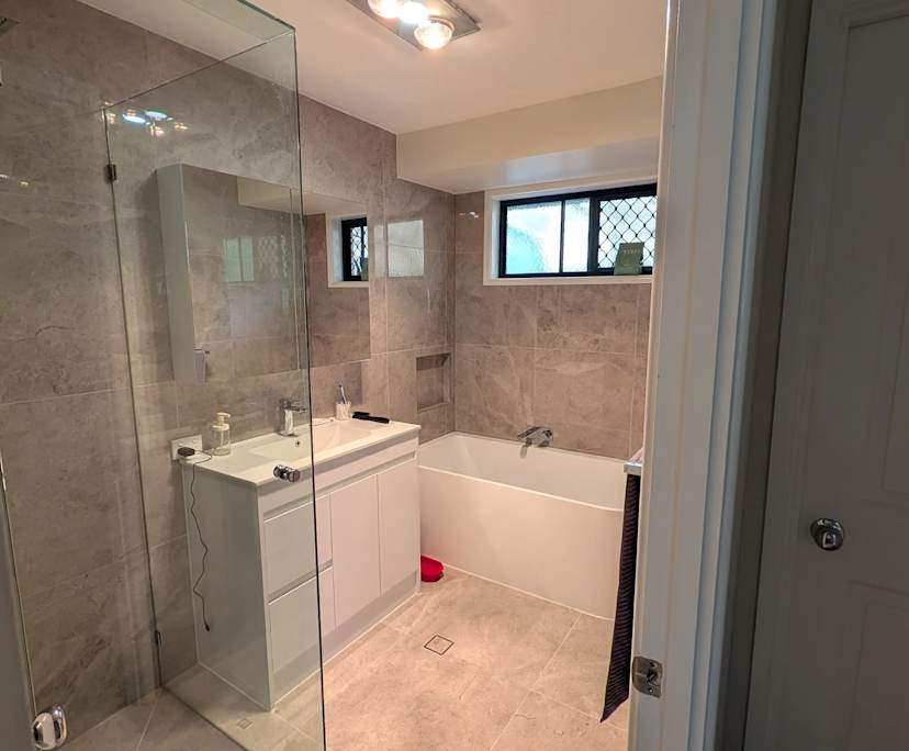 $215, Share-house, 3 bathrooms, Parkinson QLD 4115