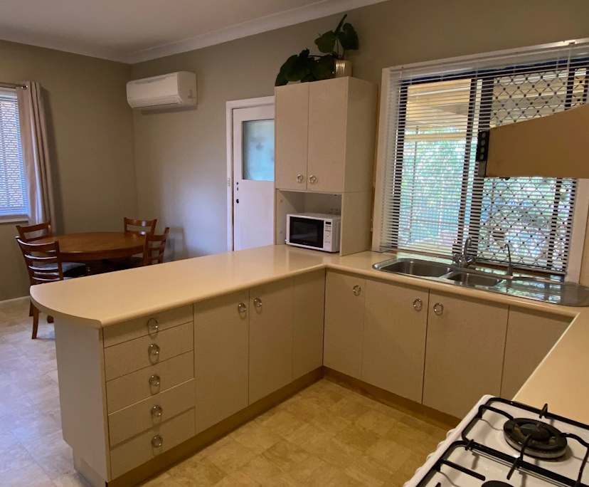 $330, Share-house, 3 bathrooms, East Tamworth NSW 2340