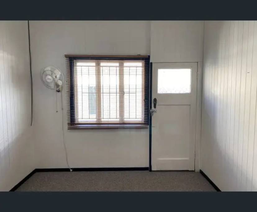 Unfurnished room in a flatshare