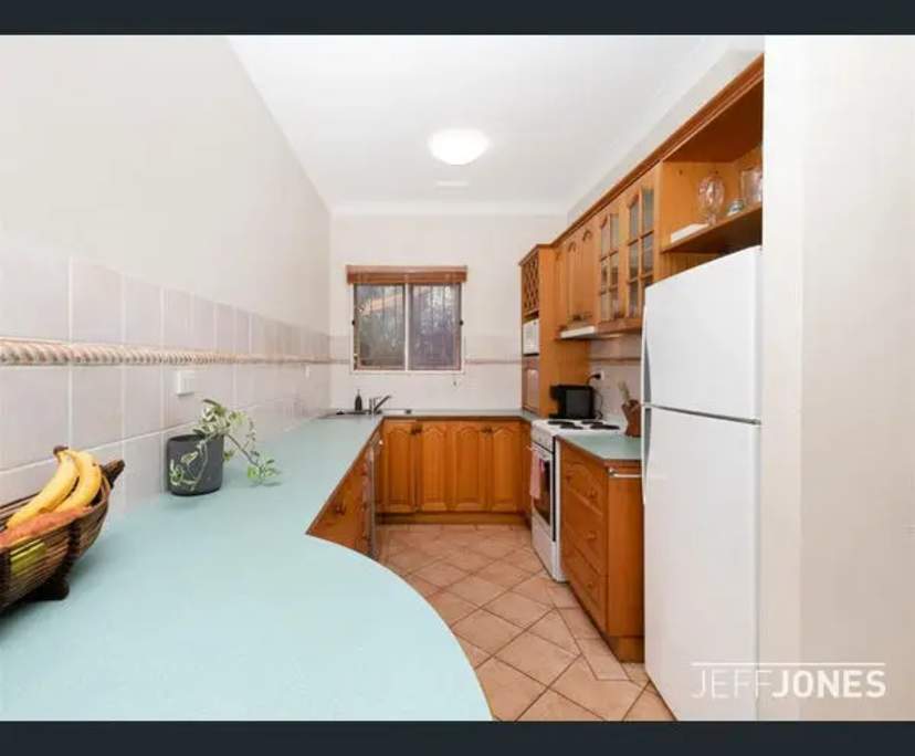 Unfurnished room in a flatshare