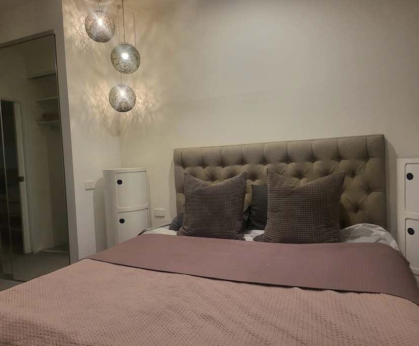 Furnished room with ensuite in a flatshare