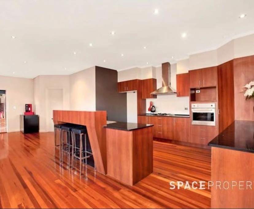 $220, Share-house, 4 bathrooms, Red Hill QLD 4059