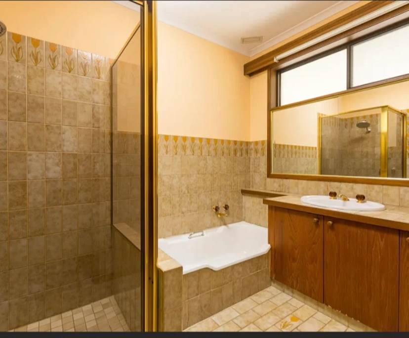 Furnished room with own bathroom