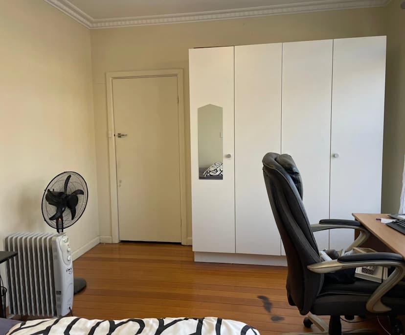 Furnished room in a share house