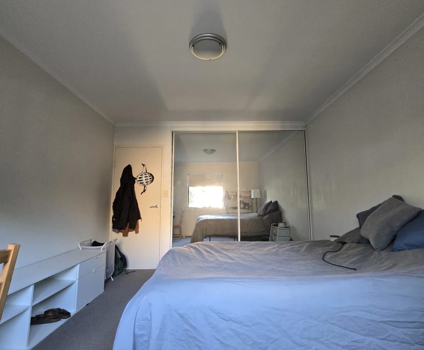 Furnished room in a flatshare