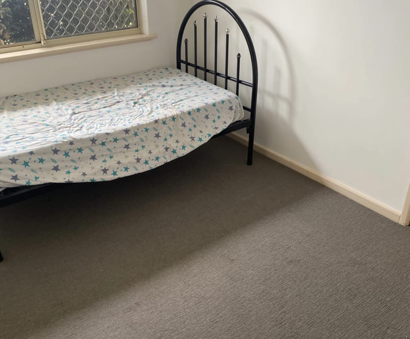 Room in a share house