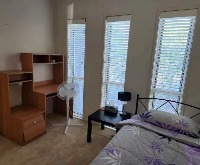 Furnished room in a share house