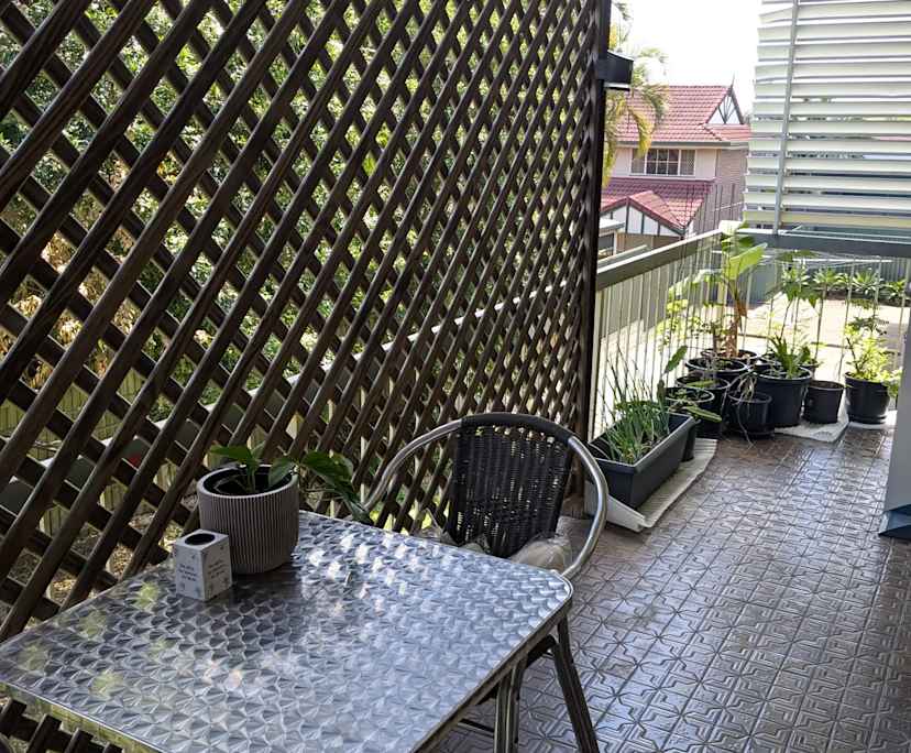 $300, Flatshare, 2 bathrooms, Yeronga QLD 4105