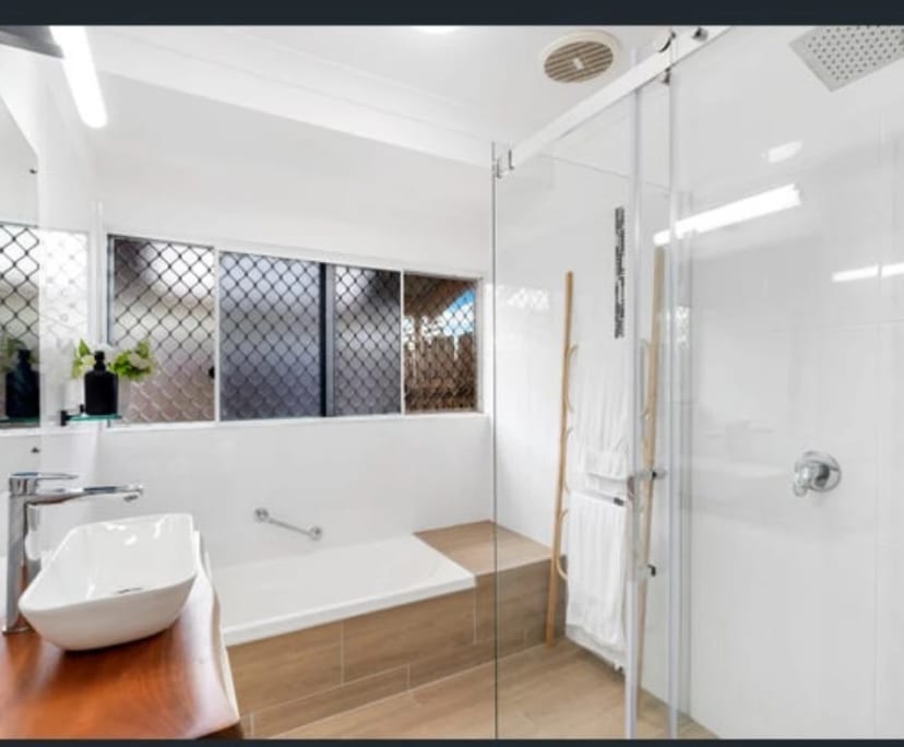 Furnished room with own bathroom